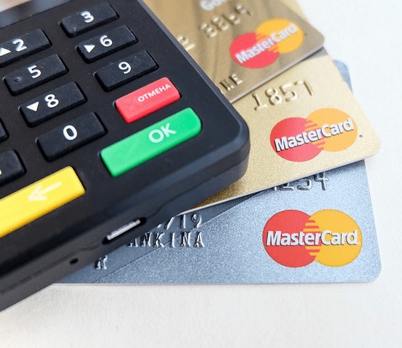 Credit cards that have fees